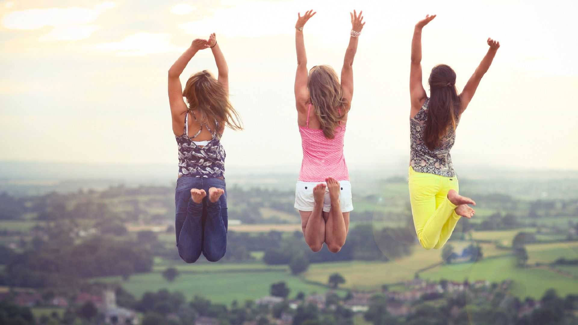 Download 3 Best Friends Back View Jump Shot Wallpaper 