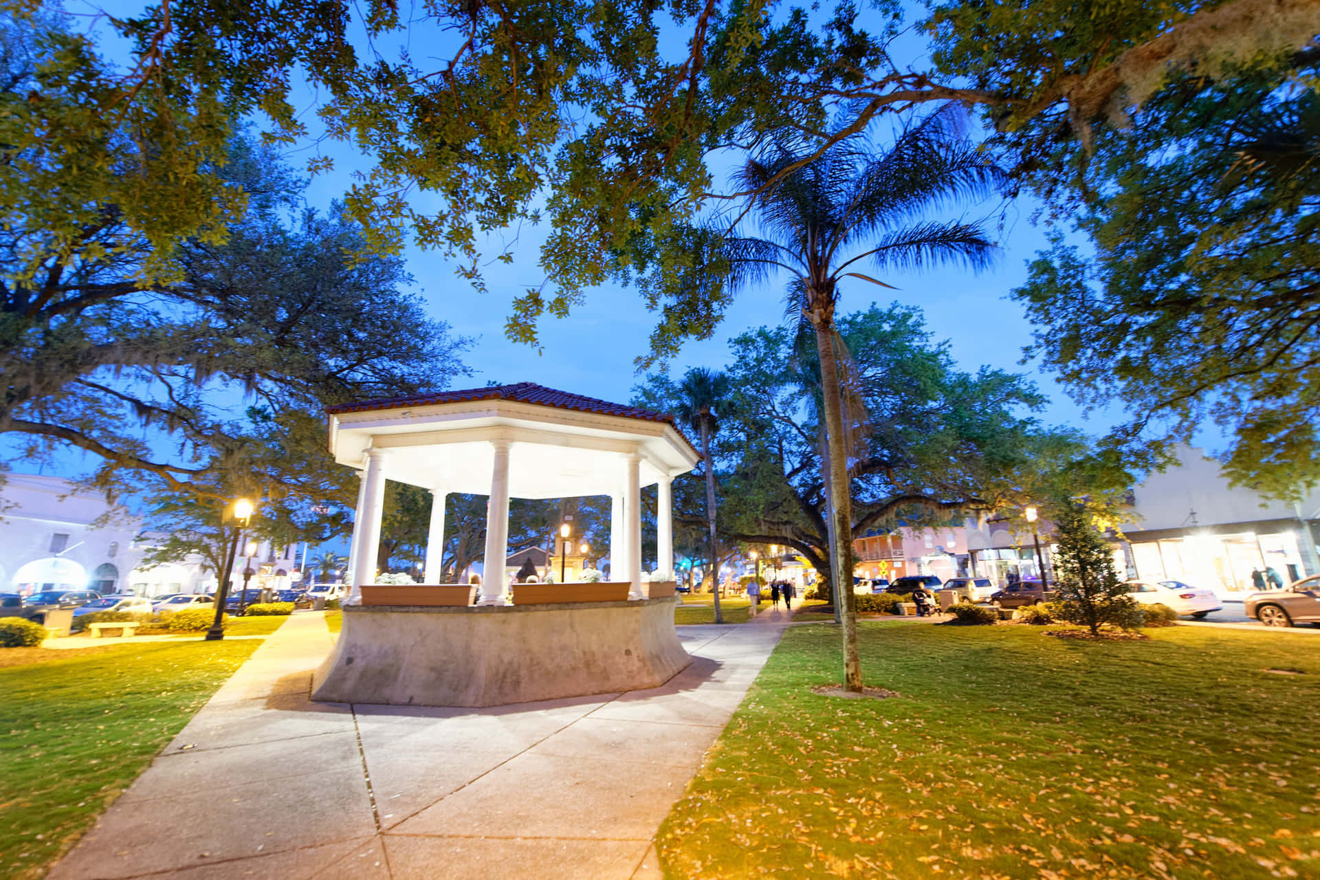 Ungazebo In Un Parco Sfondo