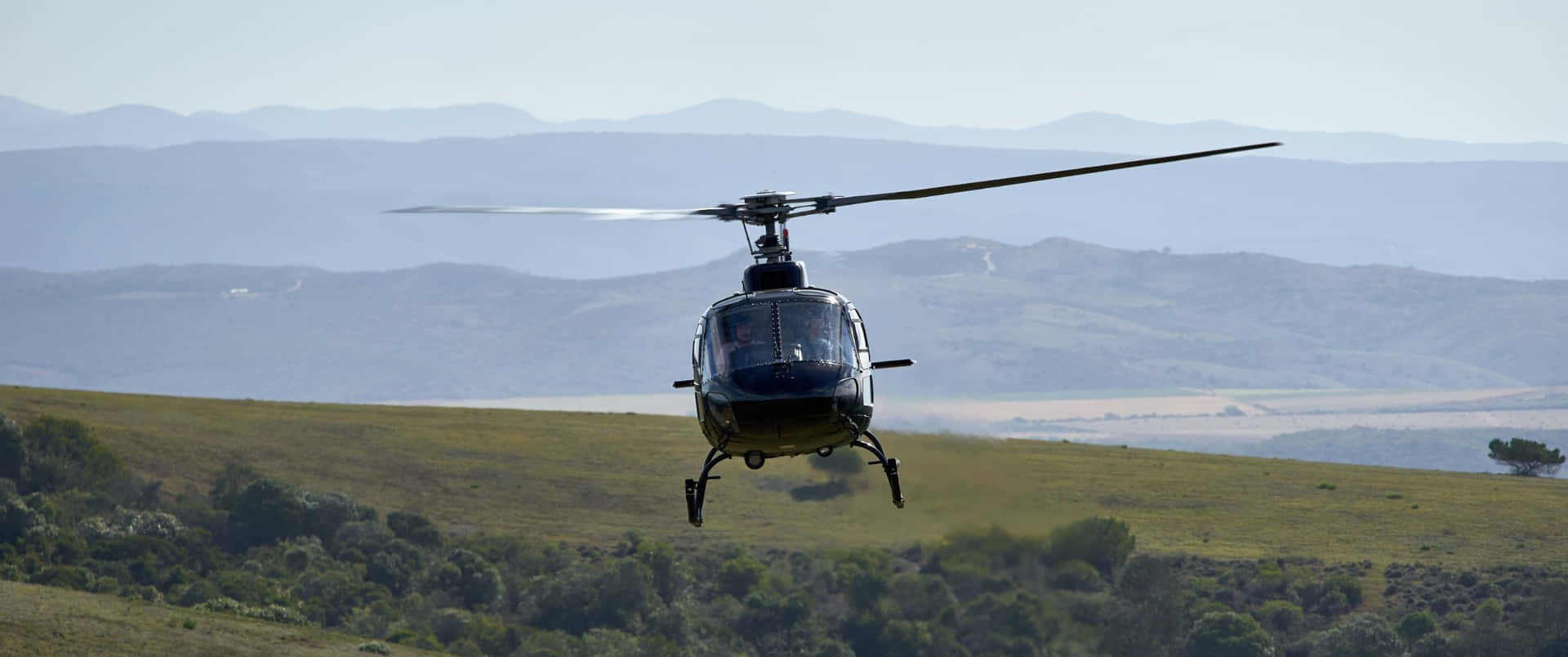 Flygandehelikoptrar I 3440x1440p Upplösning, Sett Från Luften.