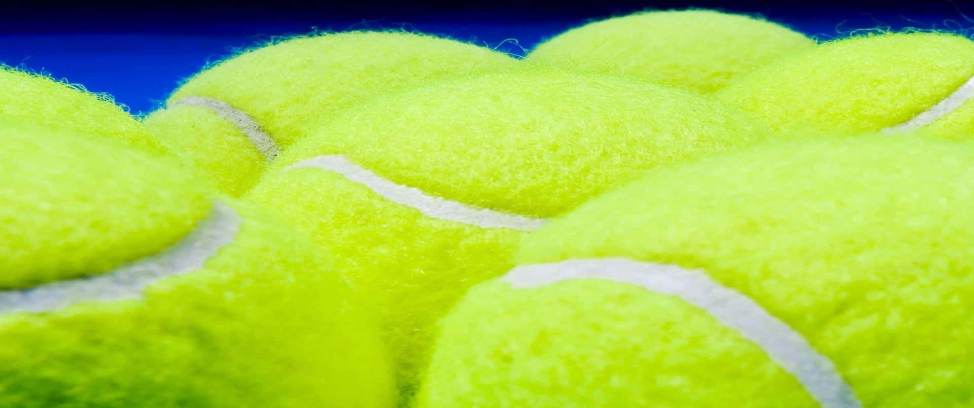 Setdi Tennis Di Livello Professionale Su Campo Splendente In Risoluzione 3440x1440p