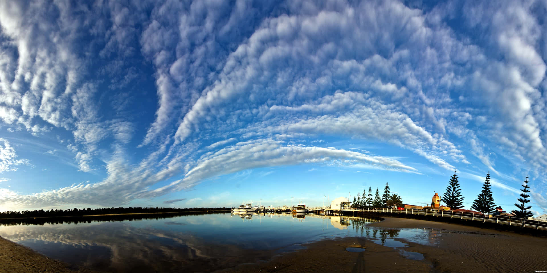 Cloudy Lake Scenery 360 Degree Picture