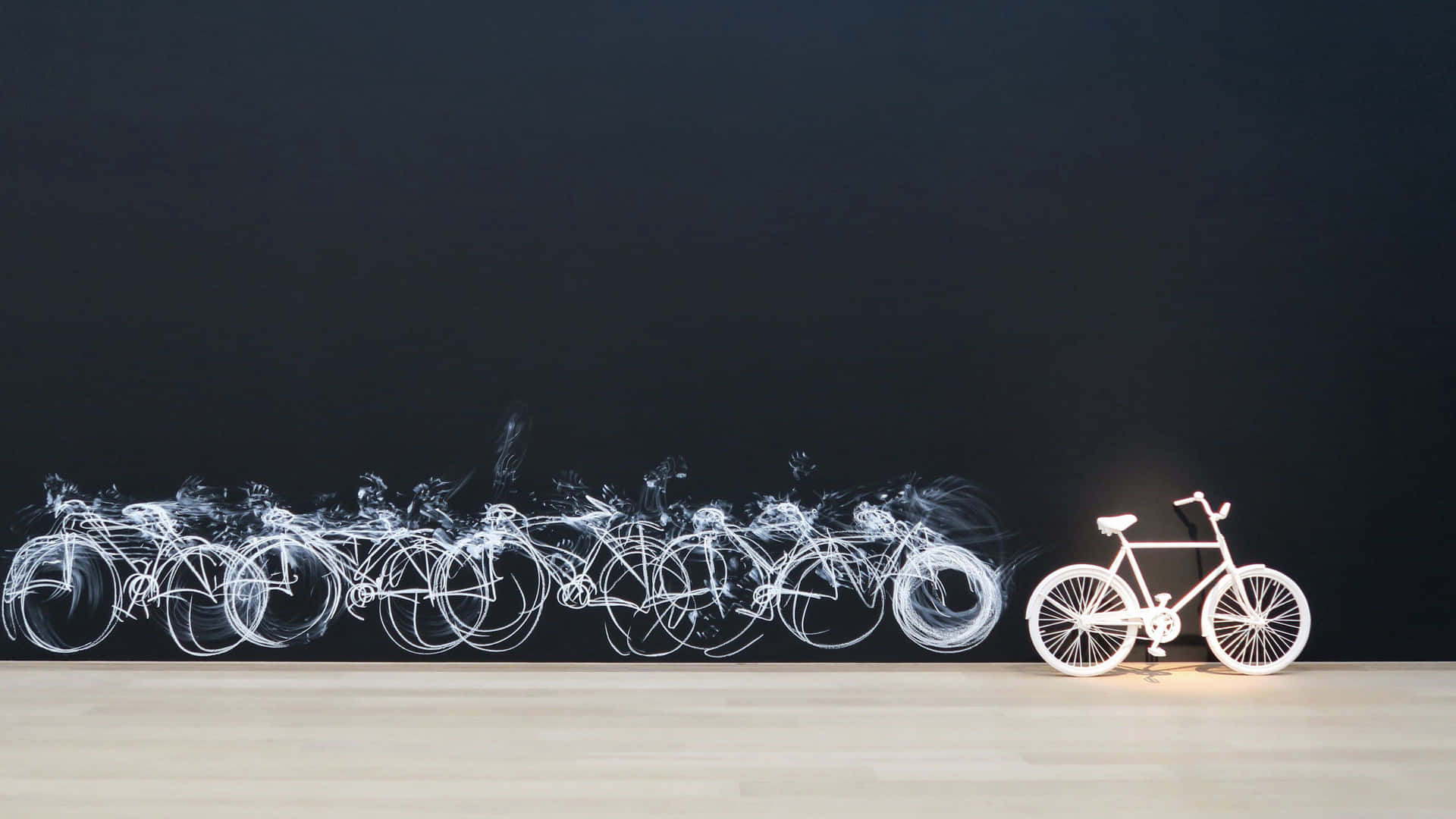 Luminosae Veloce: Una Mountain Bike Sportiva In 4k Sale Una Collina In Primavera.