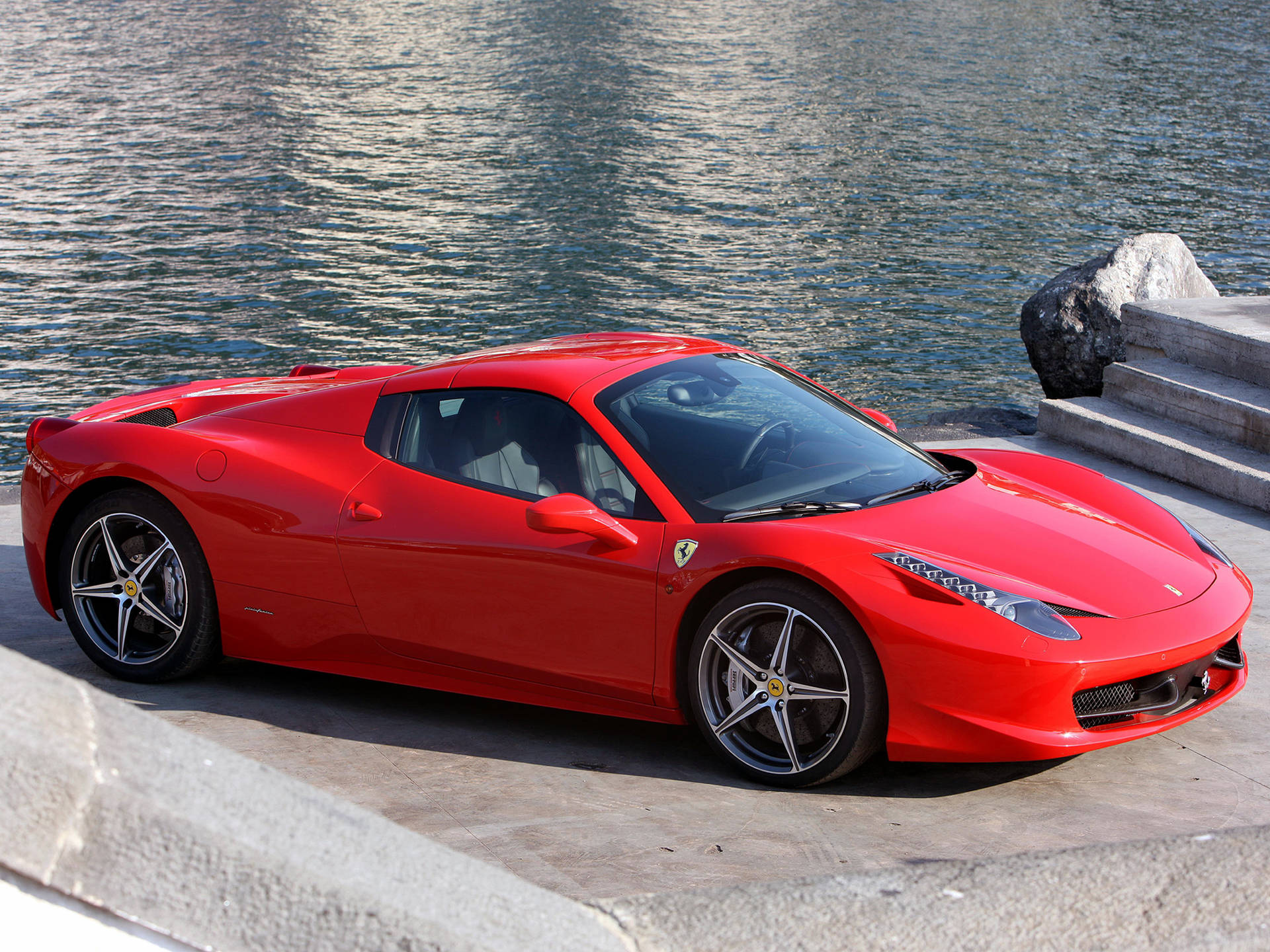 4K Ferrari Rød Italia skabelon med sportslige detaljer. Wallpaper