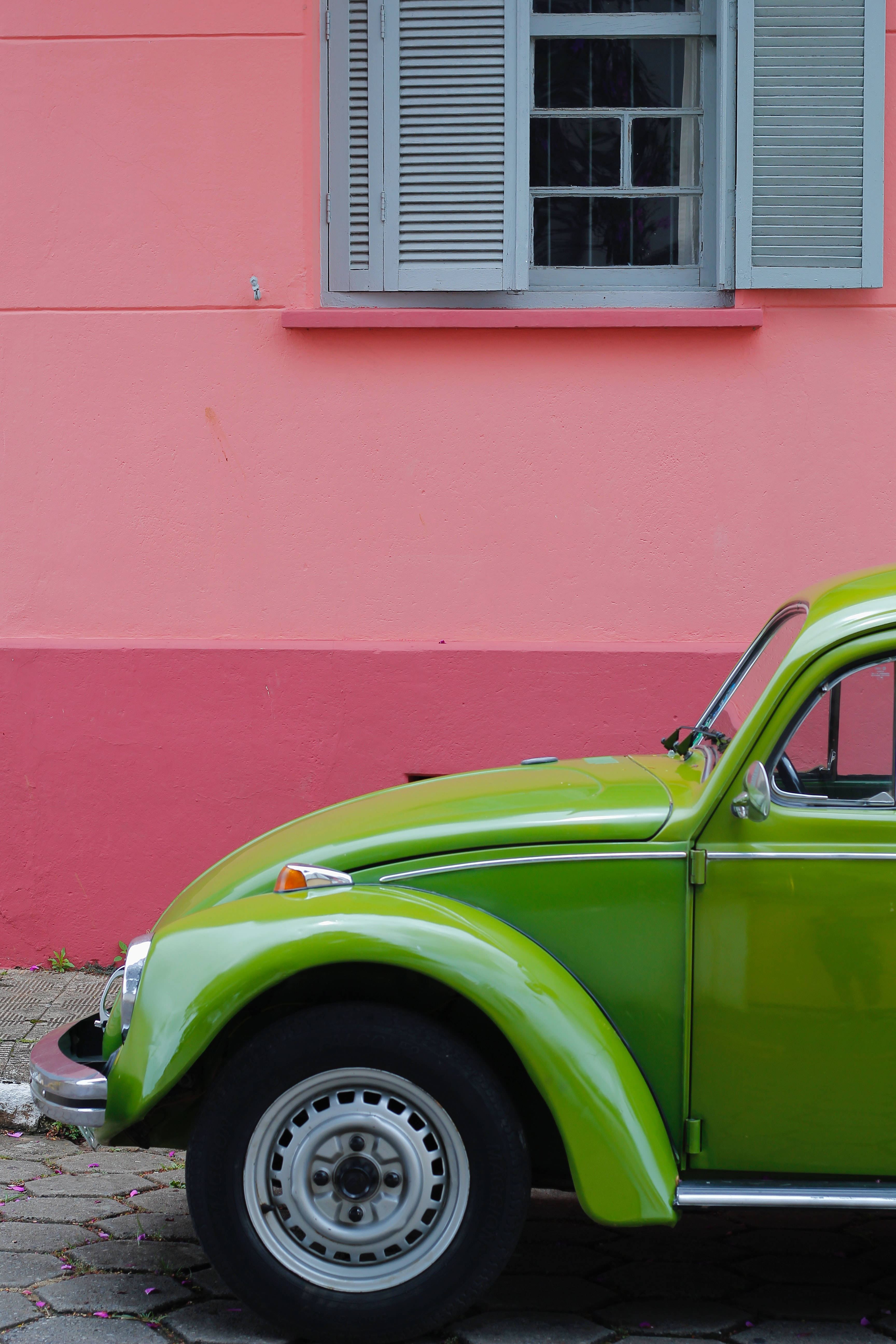 4k Green Volkswagen Beetle Wallpaper