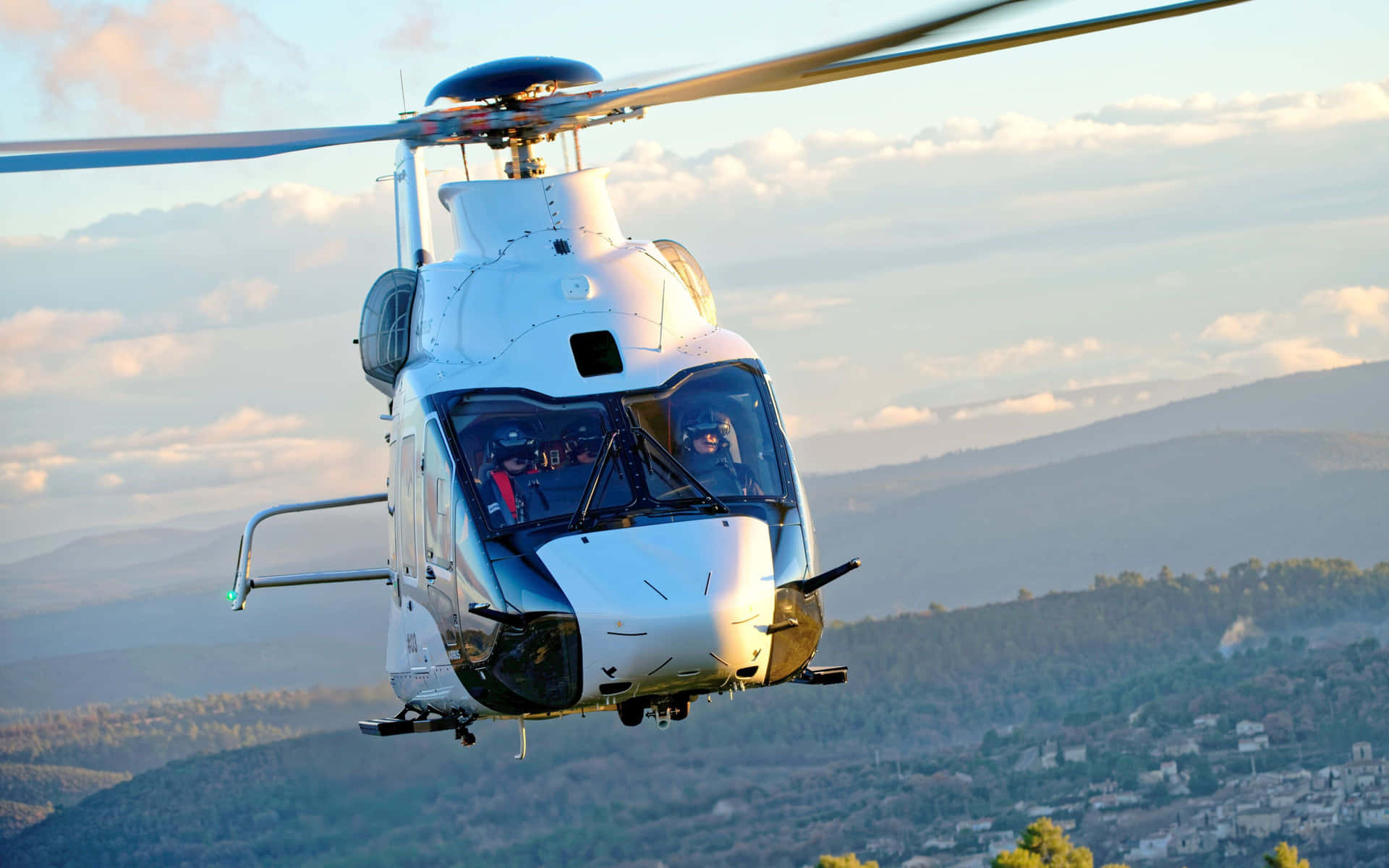 Enjoy a view of the skies in a 4K Helicopters