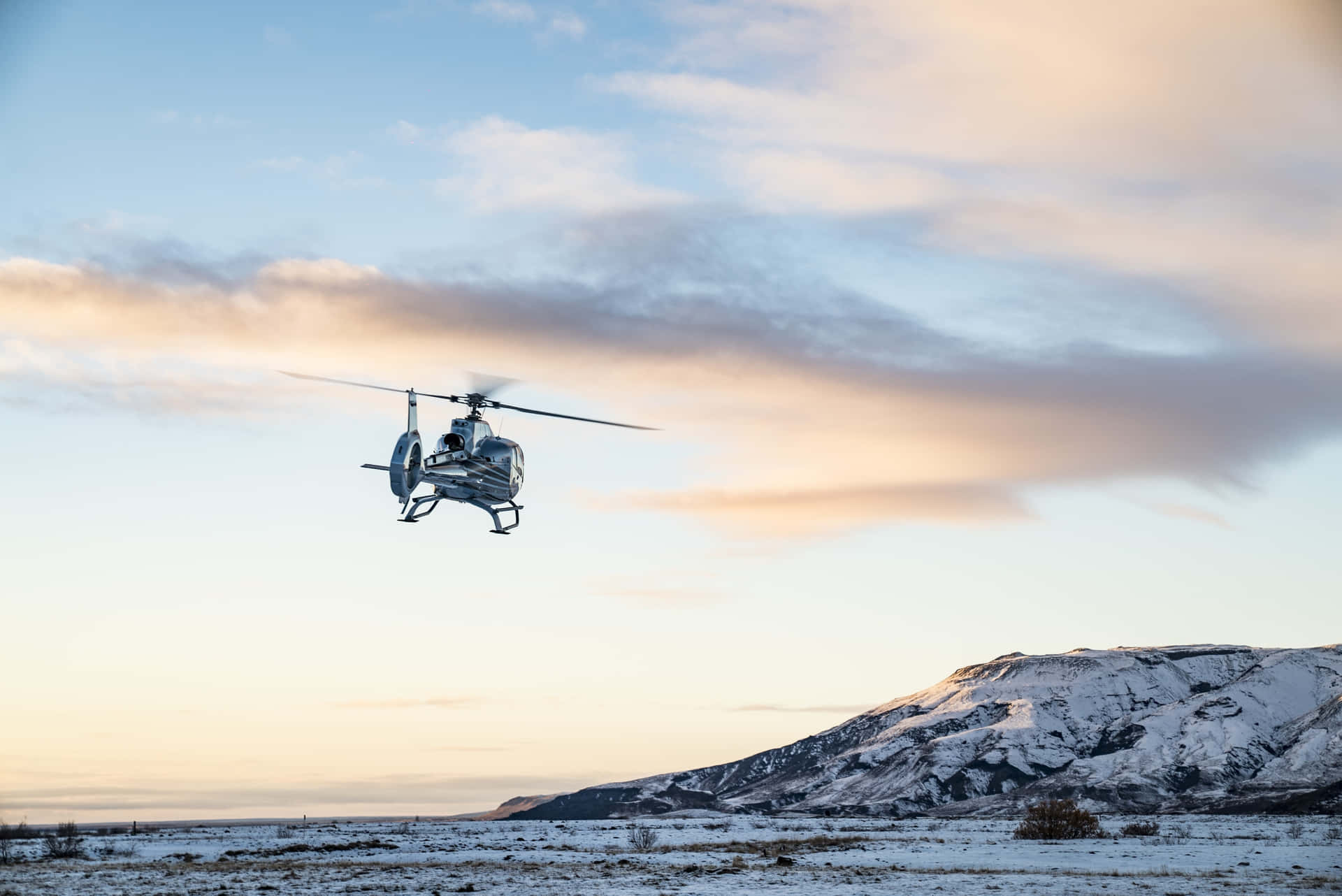 Experience the Thrill of a 4K Helicopter Ride