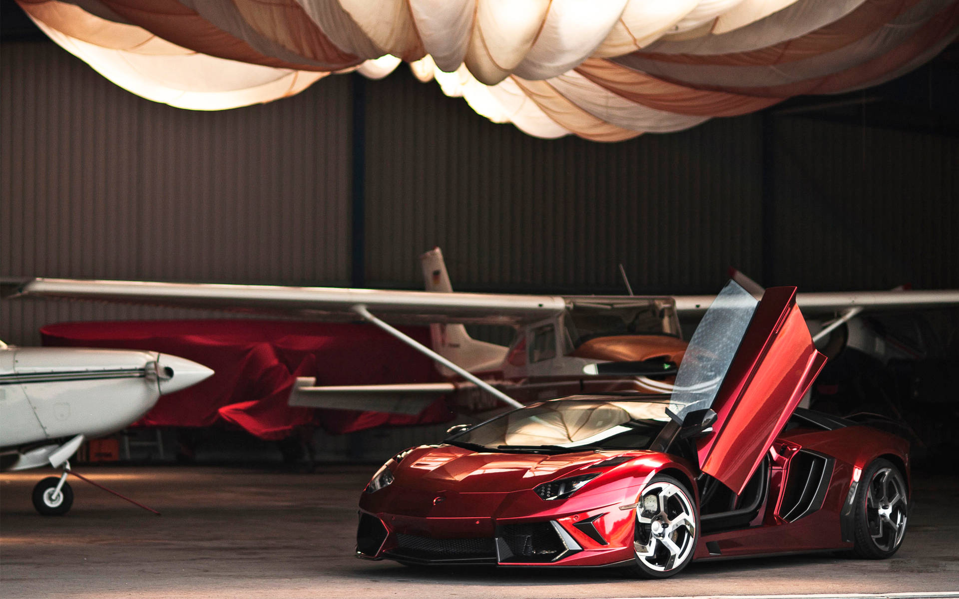 4k Lamborghini Aventador i en Hangar Tapet Wallpaper