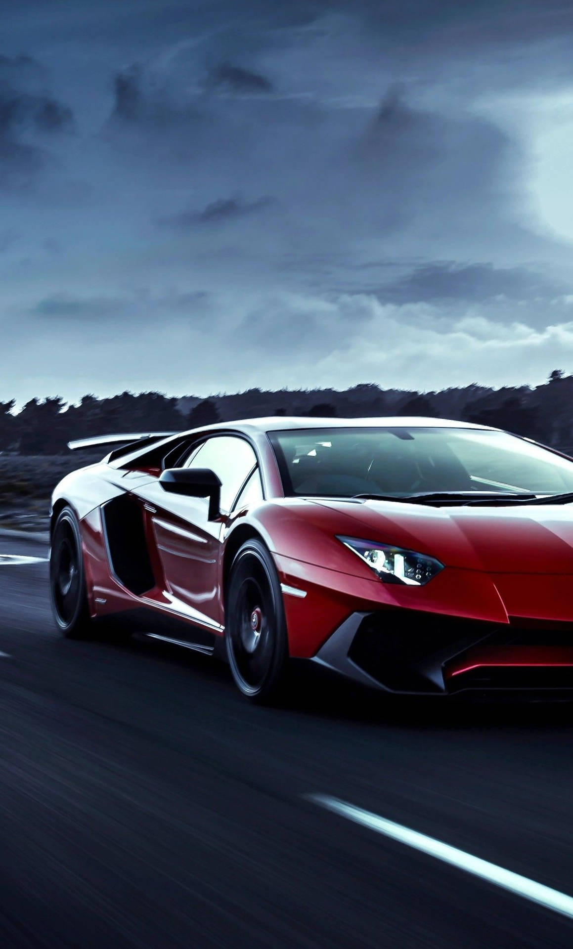 Wallpaper!omfamna Den Lyxiga Livsstilen Med Denna 4k Lamborghini Iphone-bakgrundsbild! Wallpaper