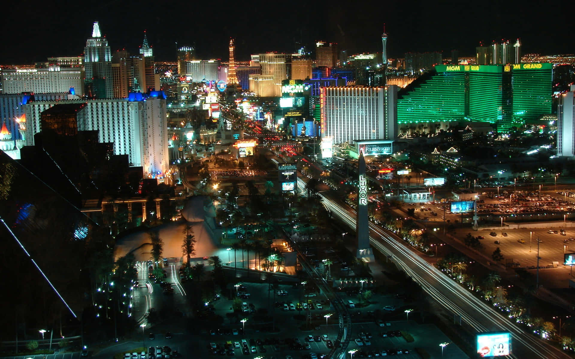 Dasleuchten Von Las Vegas Strahlt Durch Die Nacht.