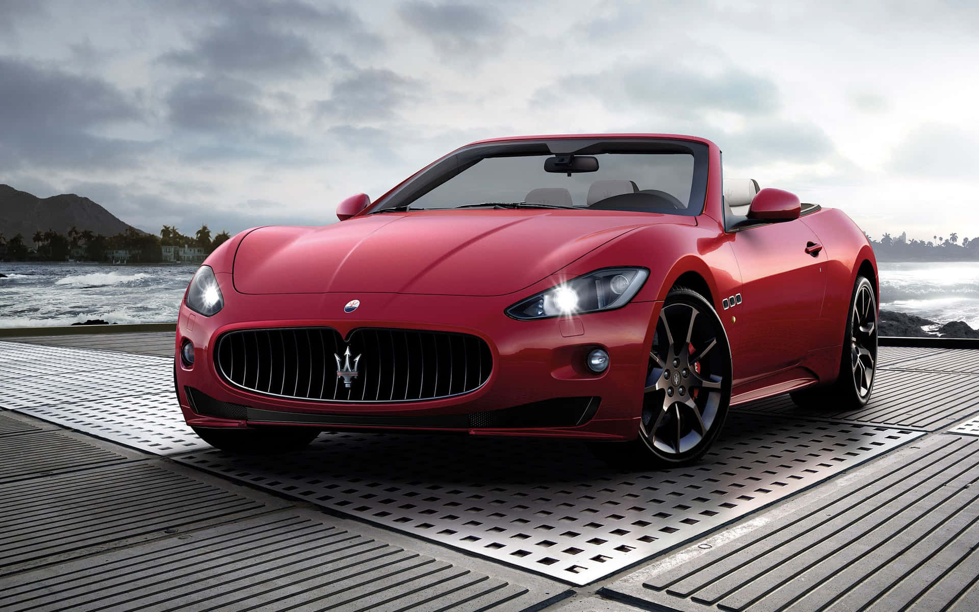 Oplev ægte luksus med Maserati-tema tapet Wallpaper