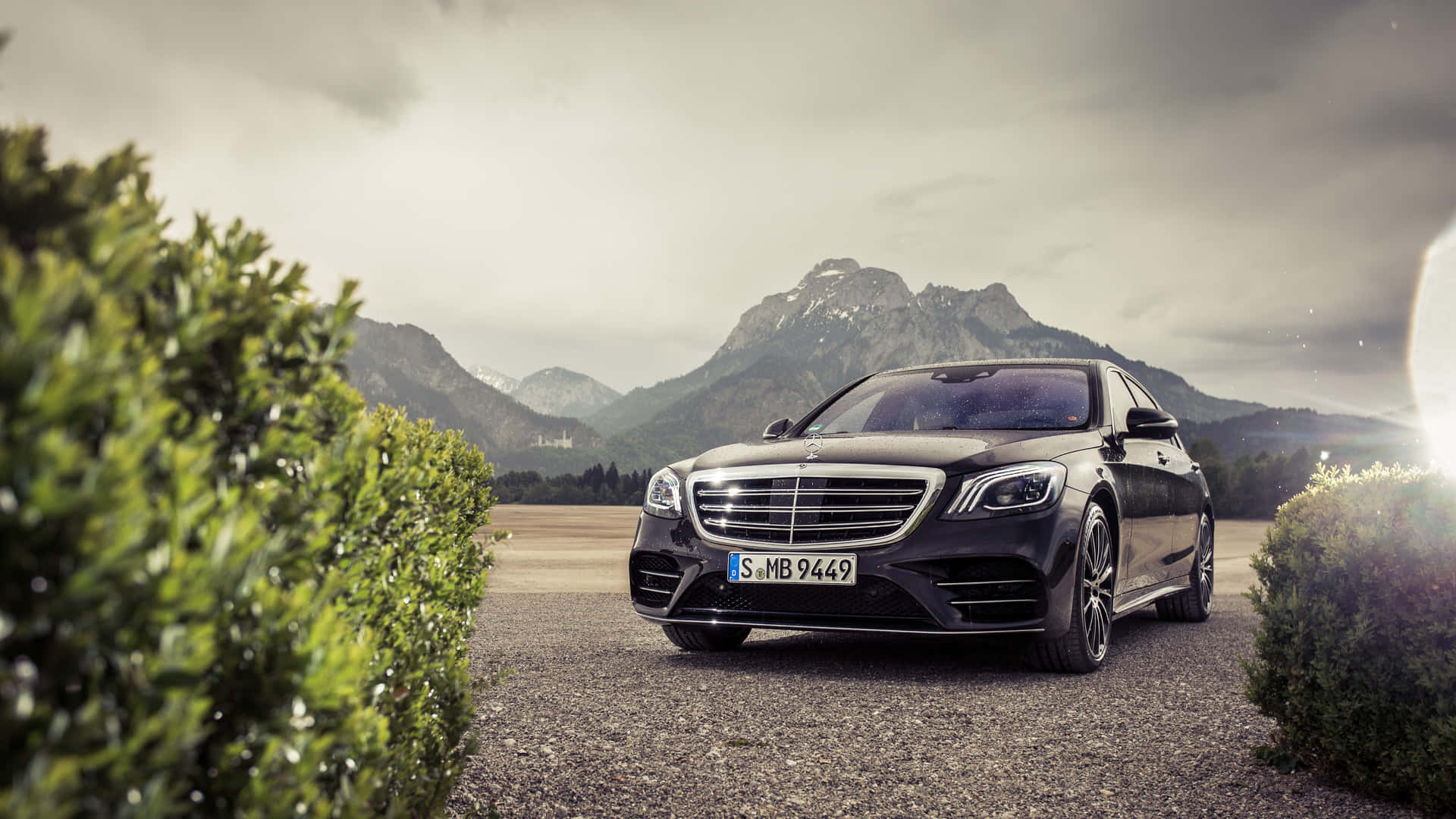 Stunning 4K Mercedes-Benz Wallpaper Showcasing Luxury and Performance