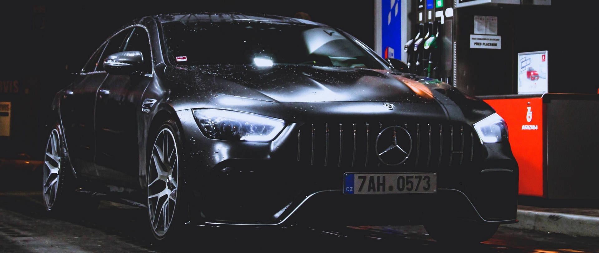 4k Mercedes-benz Black In Street