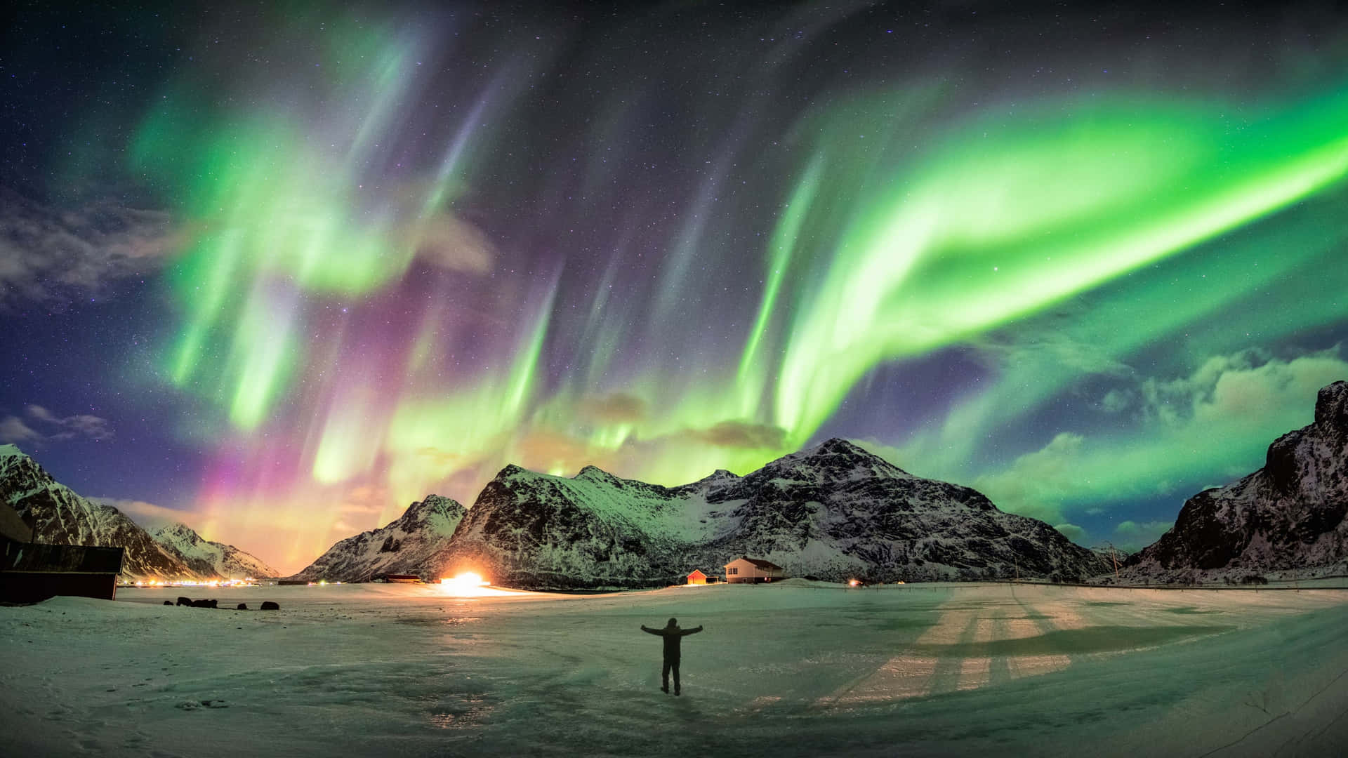 Auroraboreal De Noruega En Monitor 4k Fondo de pantalla