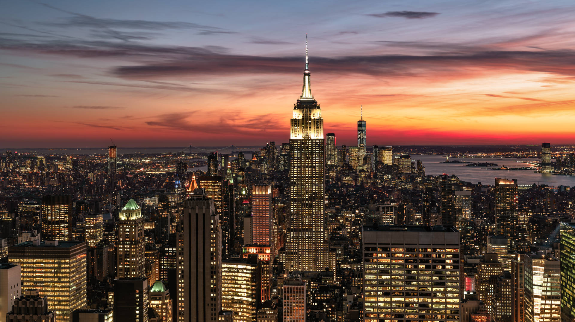 Denlivliga Skyline Av New York City. Wallpaper