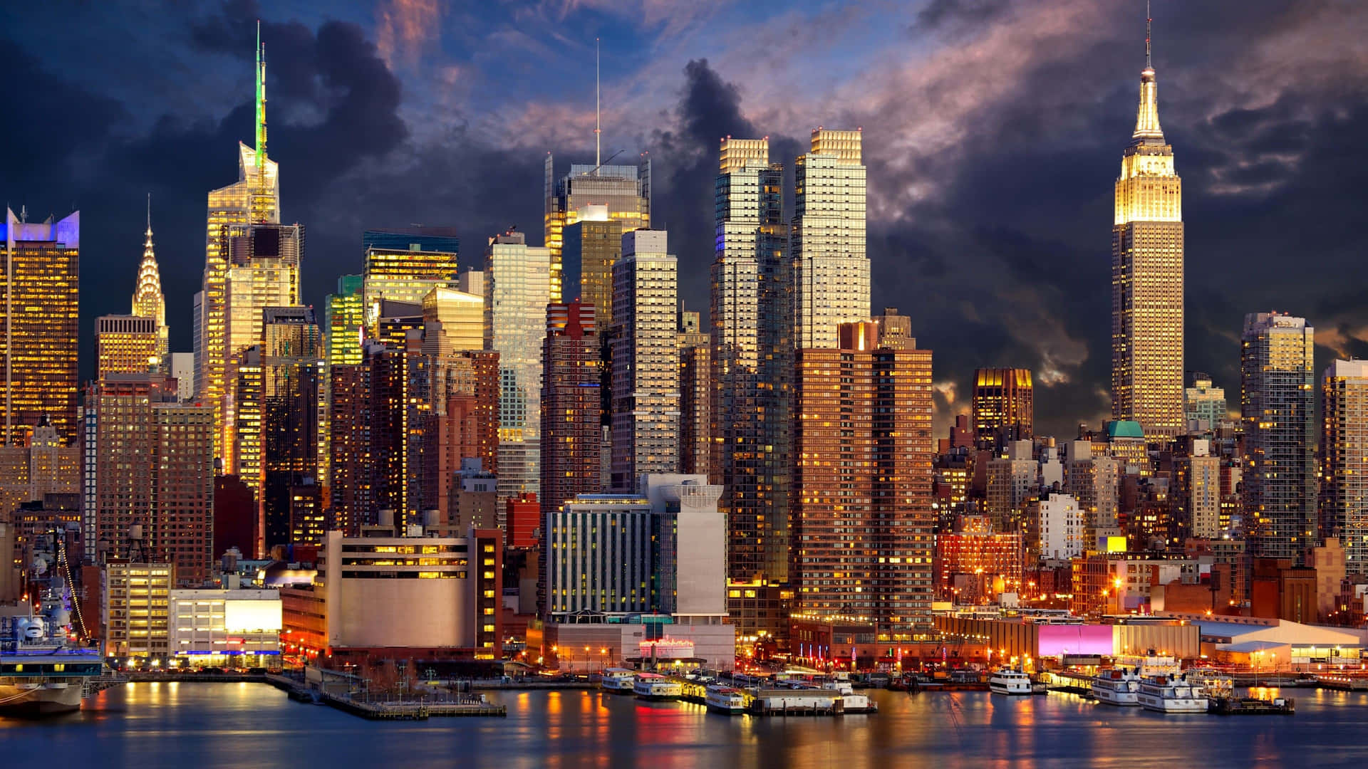 Rascacielosde Nueva York Brillantes En La Noche En Resolución 4k Fondo de pantalla