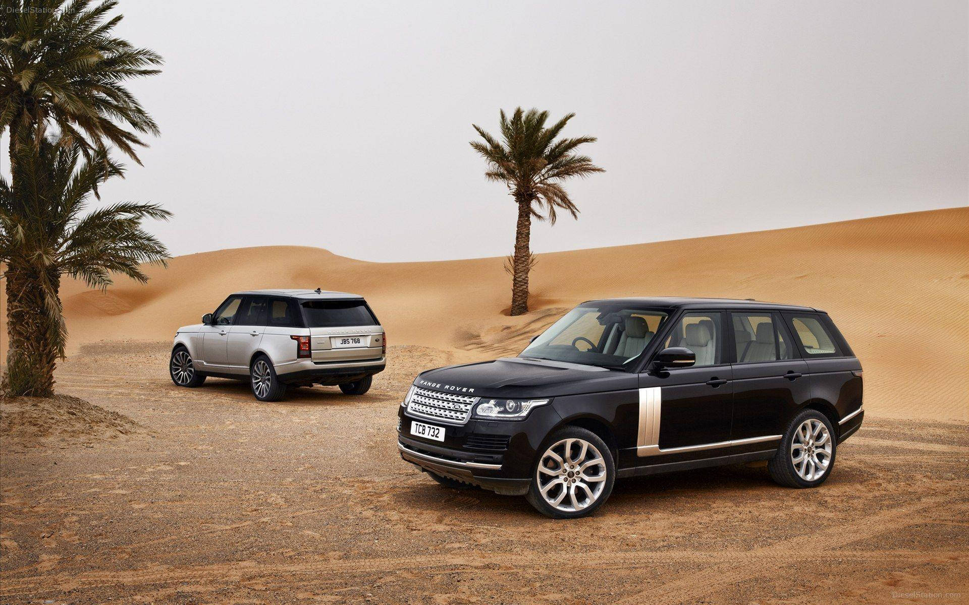 4k Range Rover Desert Wallpaper