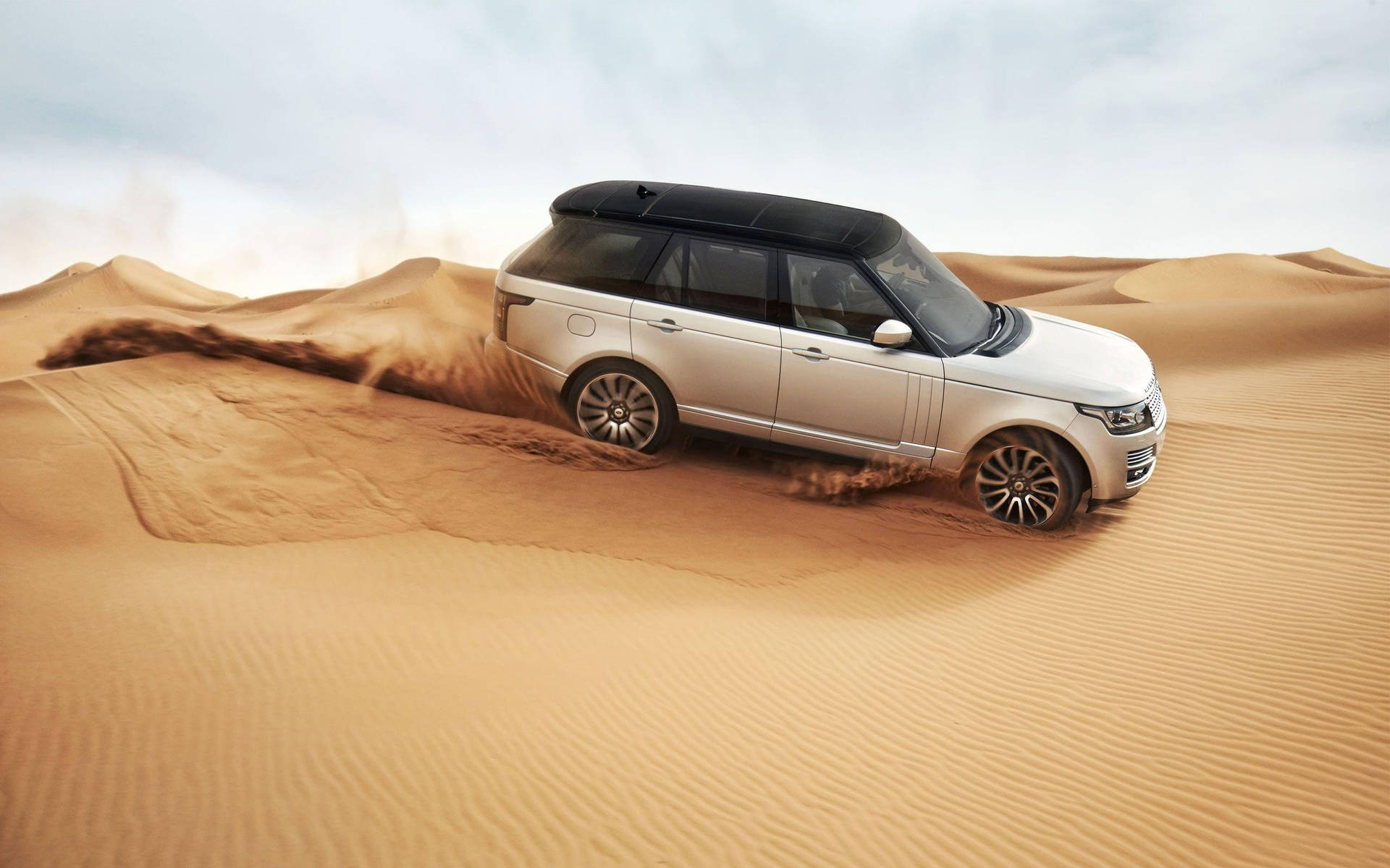 4k-range Rover Sand. Wallpaper