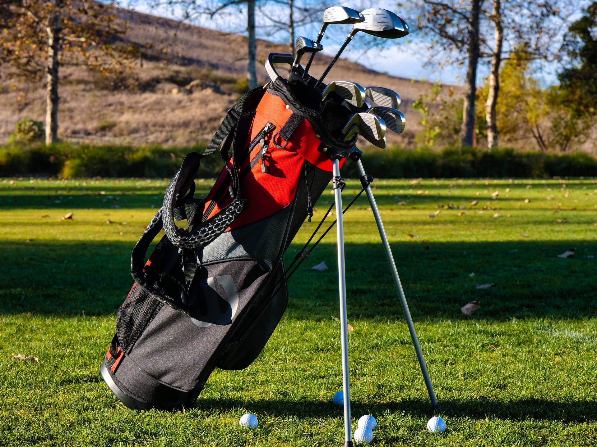 4k Red And Black Golf Bag Wallpaper