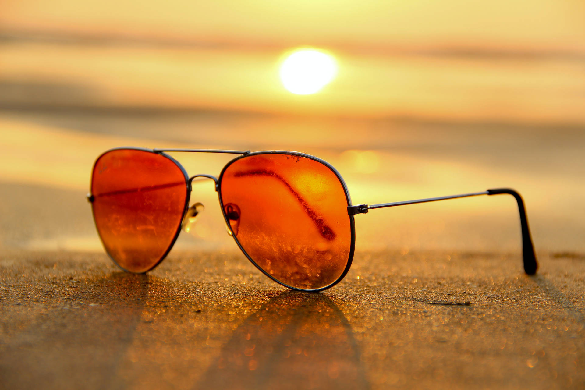 4k Ultra Hd Beach Sunglasses Wallpaper