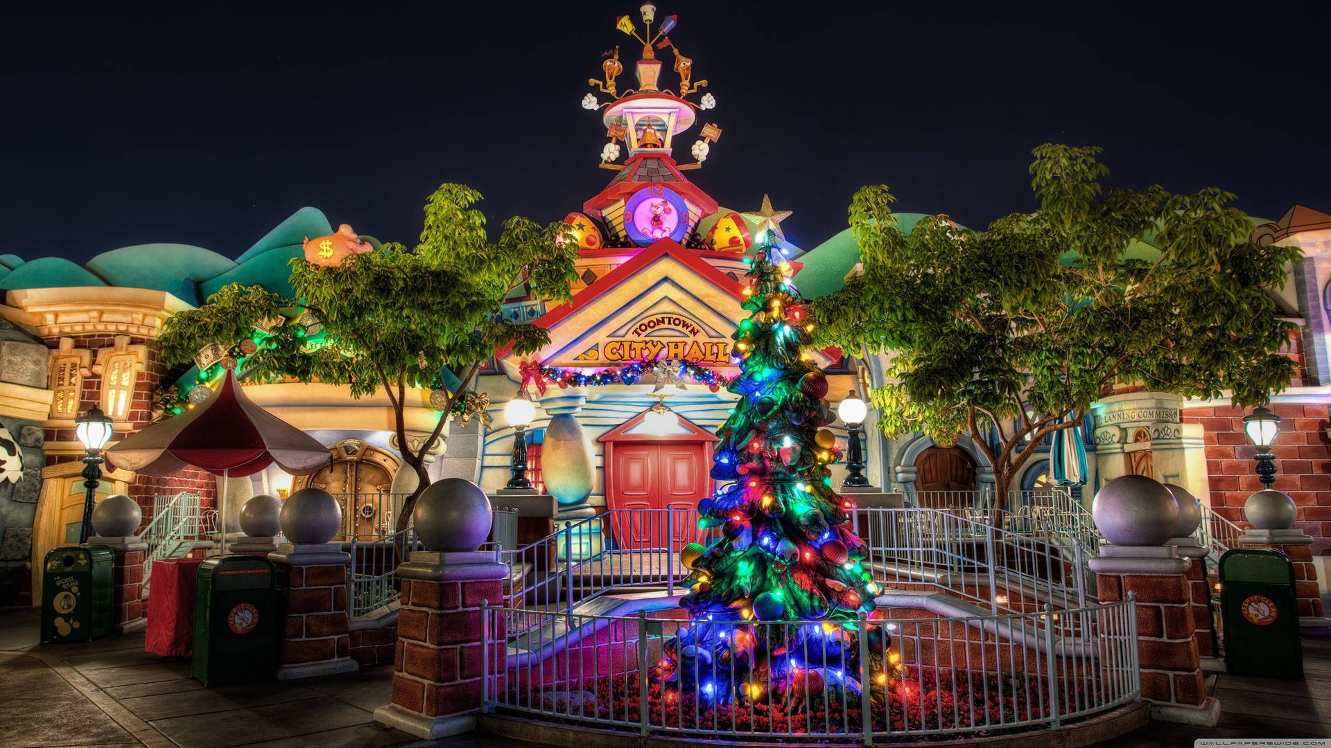 4K Ultra HD Christmas Disneyland Toon Town Wallpaper