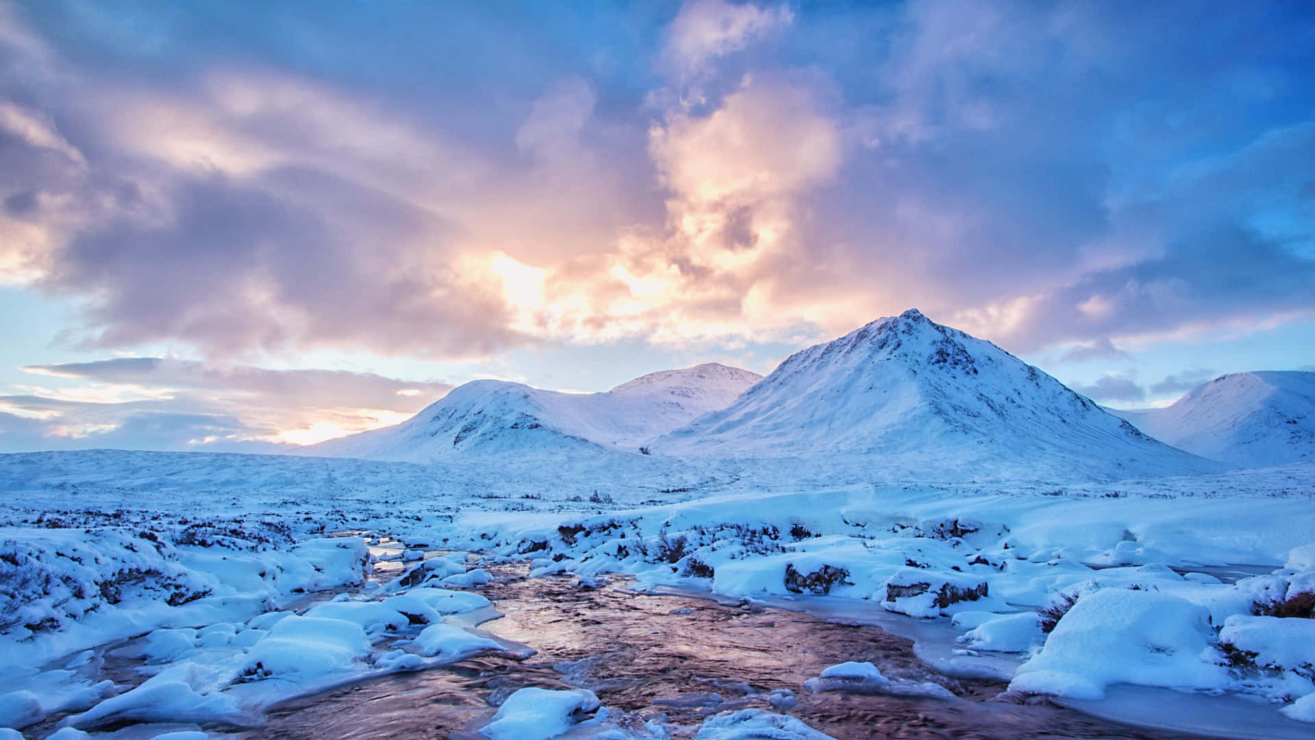 Paisajede La Tundra Congelada En Ultra Alta Definición 4k Fondo de pantalla