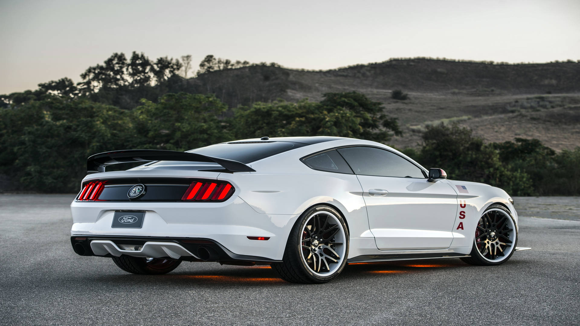 4k Ultra Hd Mustang Ford White Back View Wallpaper