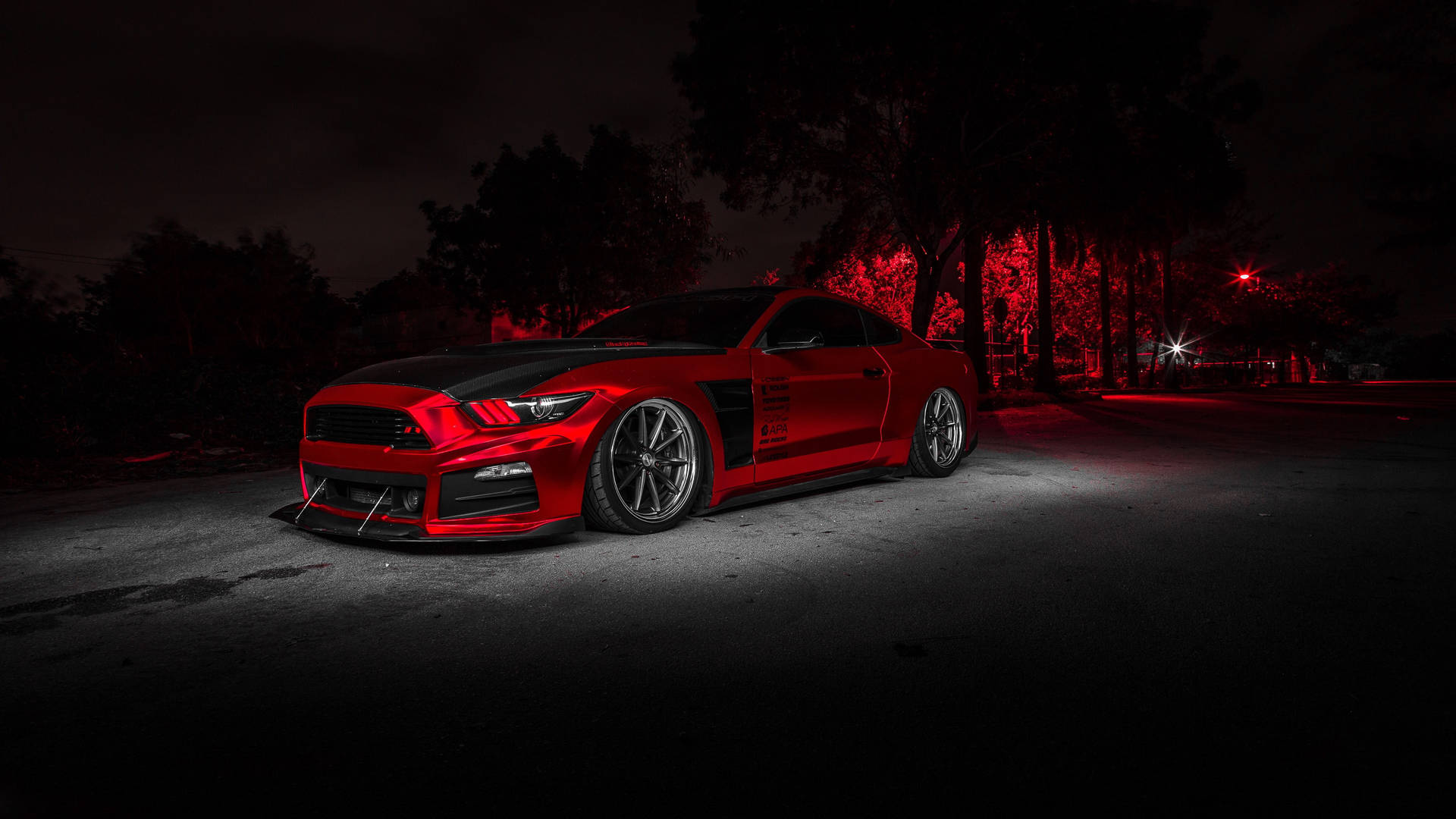 4K Ultra HD Mustang Vibrant Red Wallpaper
