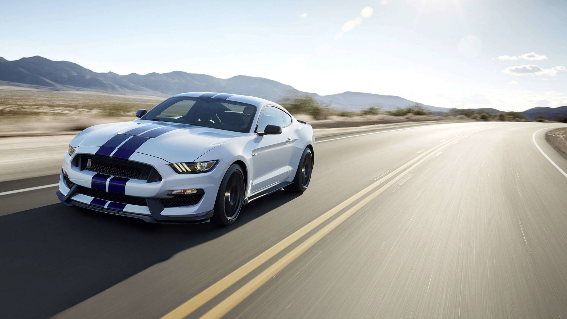 4K Ultra HD Mustang White On The Road Wallpaper