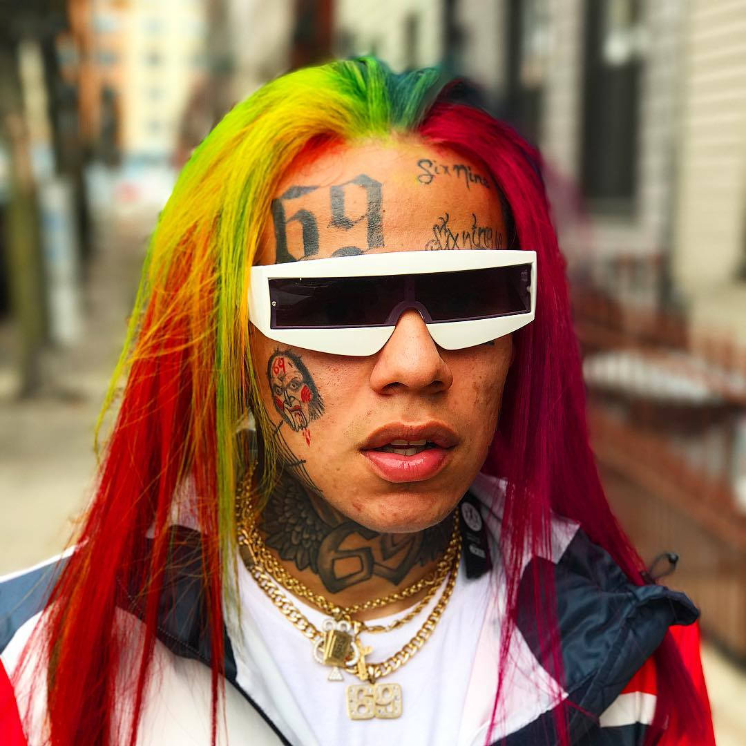 6ix9ine Specs And Blings Background