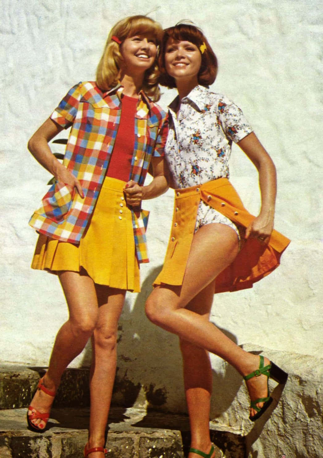 The 70s Look: Bold Colors and Alternative Style