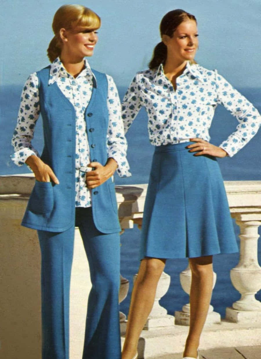 Experience the 70s Through Retro Fashion