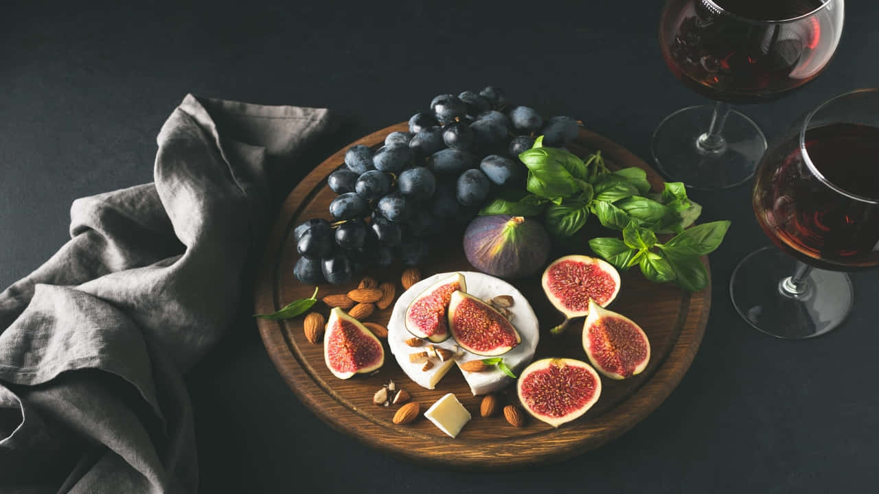 Einteller Mit Feigen, Weintrauben Und Nüssen