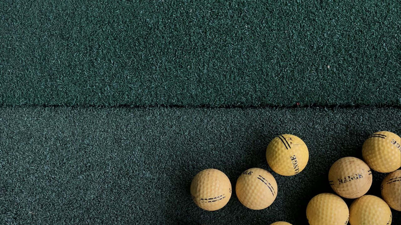 Yellow Balls 720p Golf Background