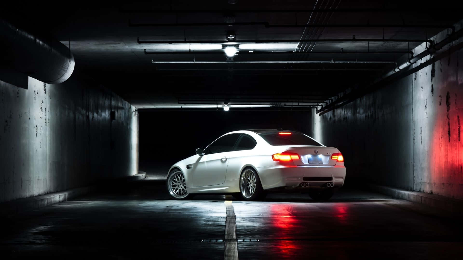 720p M Series Background White BMW M3 GT2 (E92) In A Tunnel