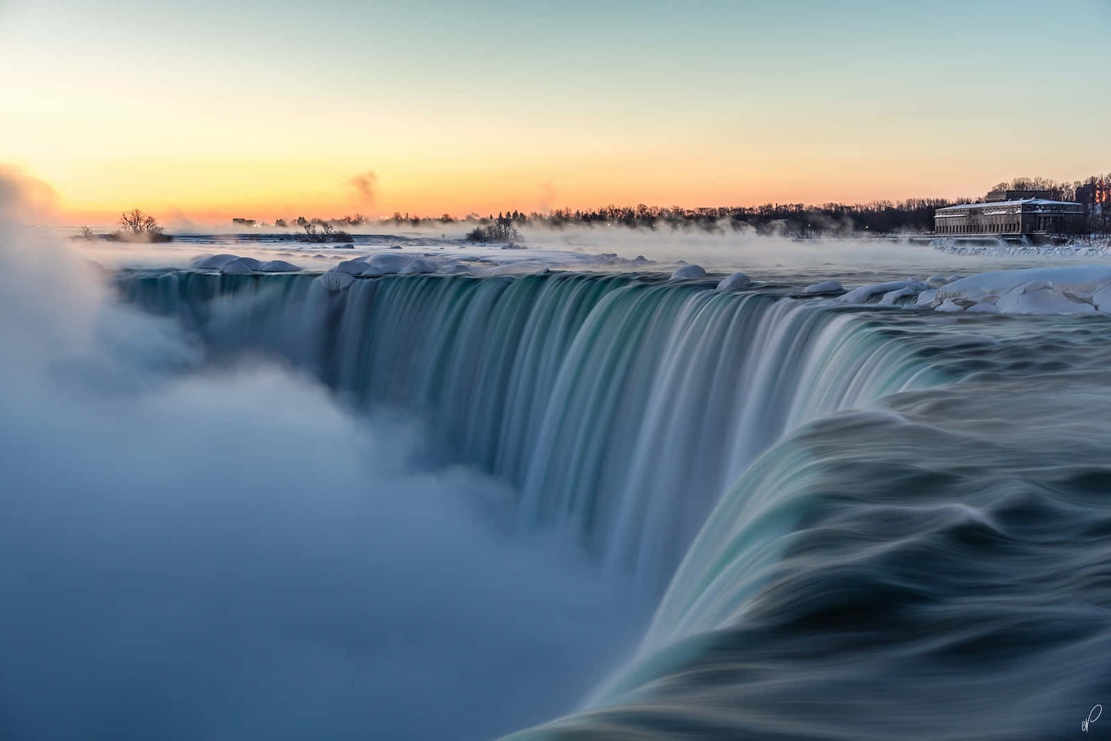 Förundradig Över Niagarafallets Majestät