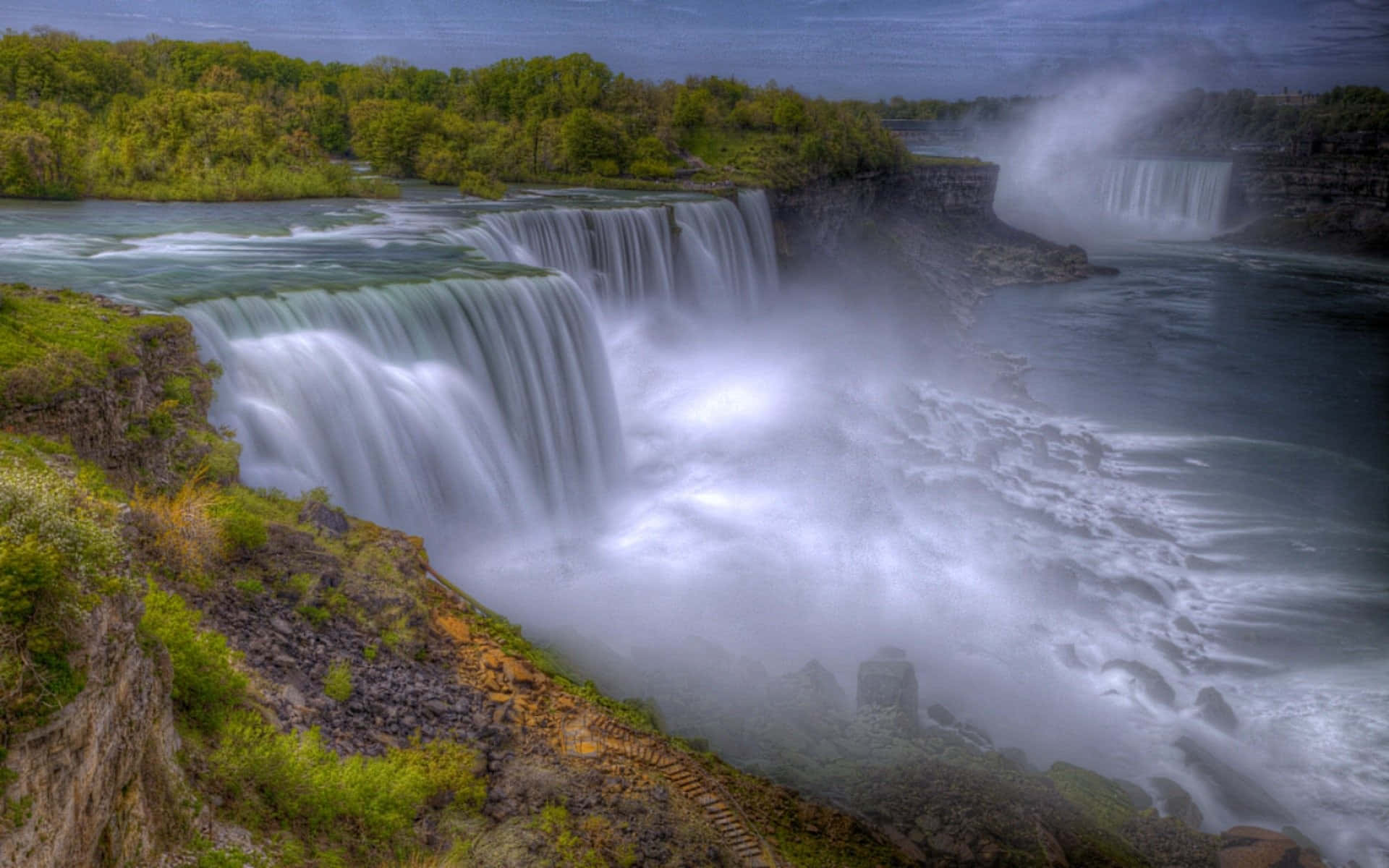 Glimpse of beauty of Niagara Falls