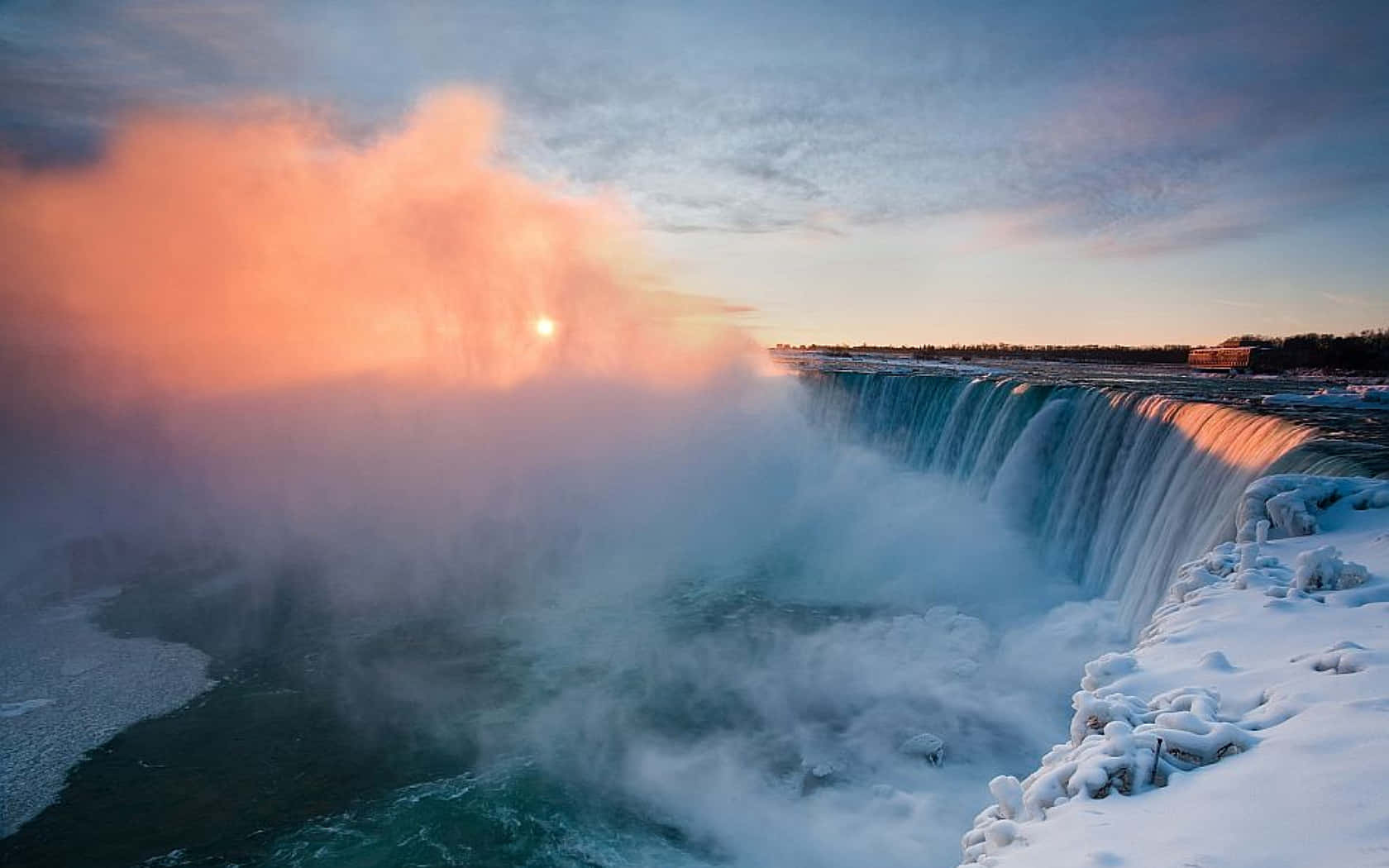 Enjoy the beauty of Niagara Falls in 720p