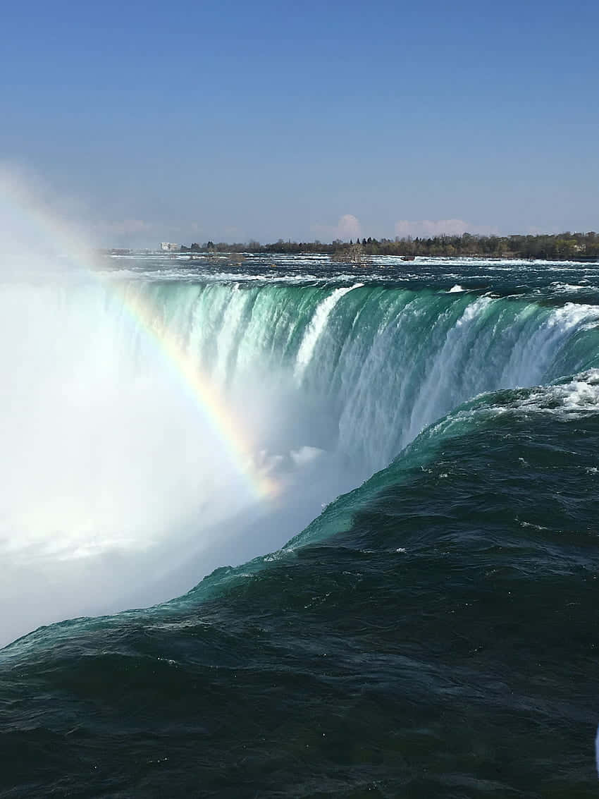 De smukke og majestætiske Niagara Falls, Canada, udstrækker sig over malingen.