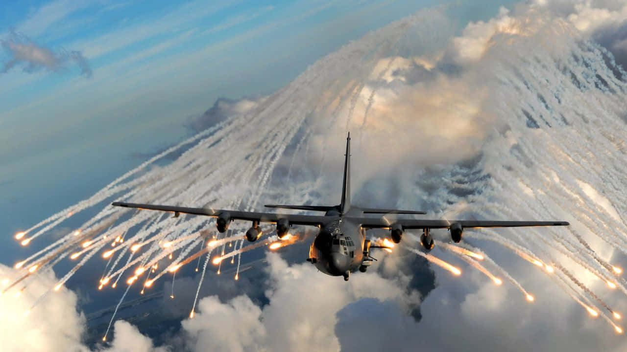 Unjet Militare Sta Volando Tra Le Nuvole