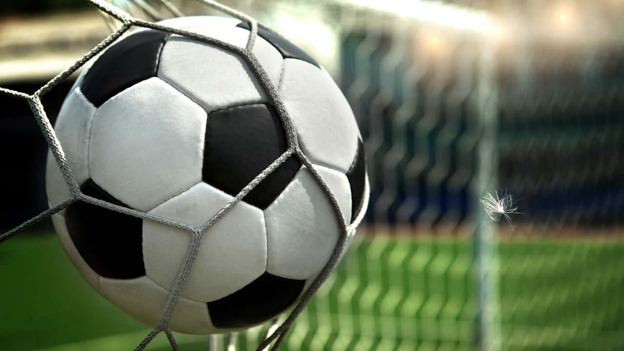 Fondode Pantalla Deportivo De Fútbol Con Gol Y Balón 720p