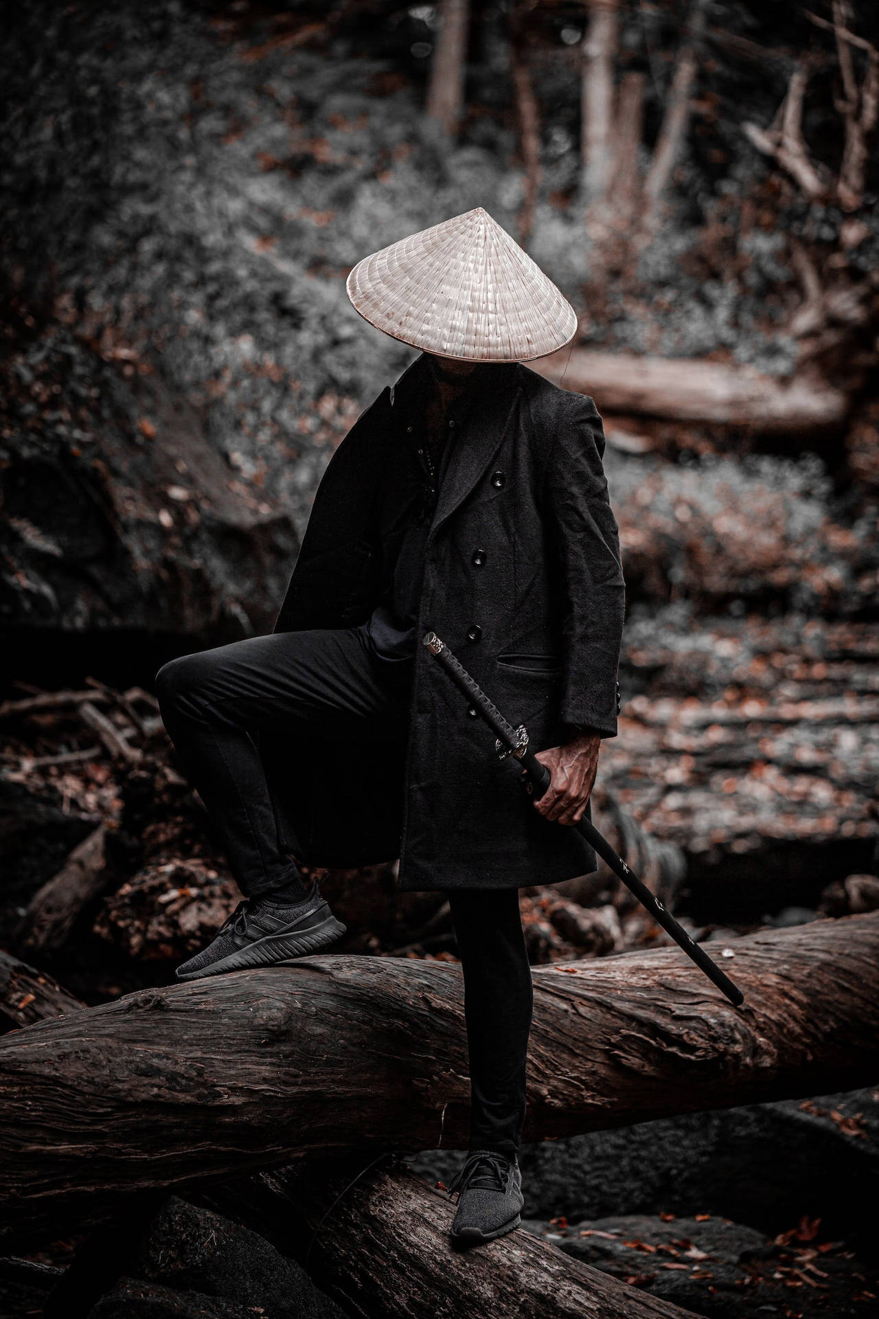 Samurai 8k In Tutto Nero Con Cappello Carice Sfondo