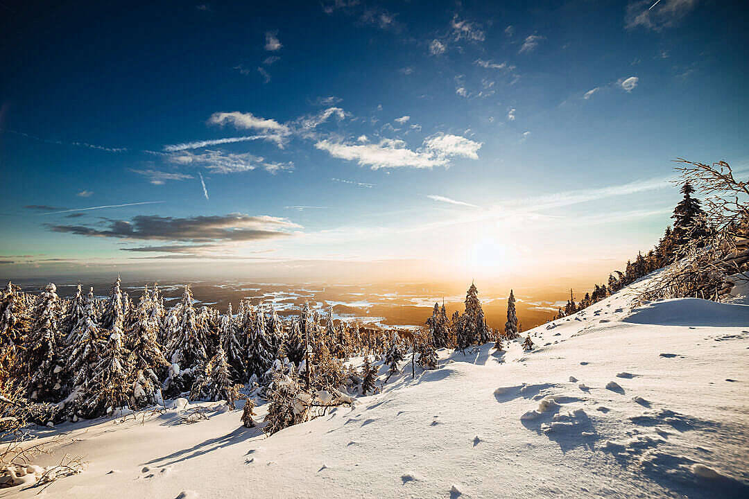8k Ultra Hd Czech Winter Scenery Background