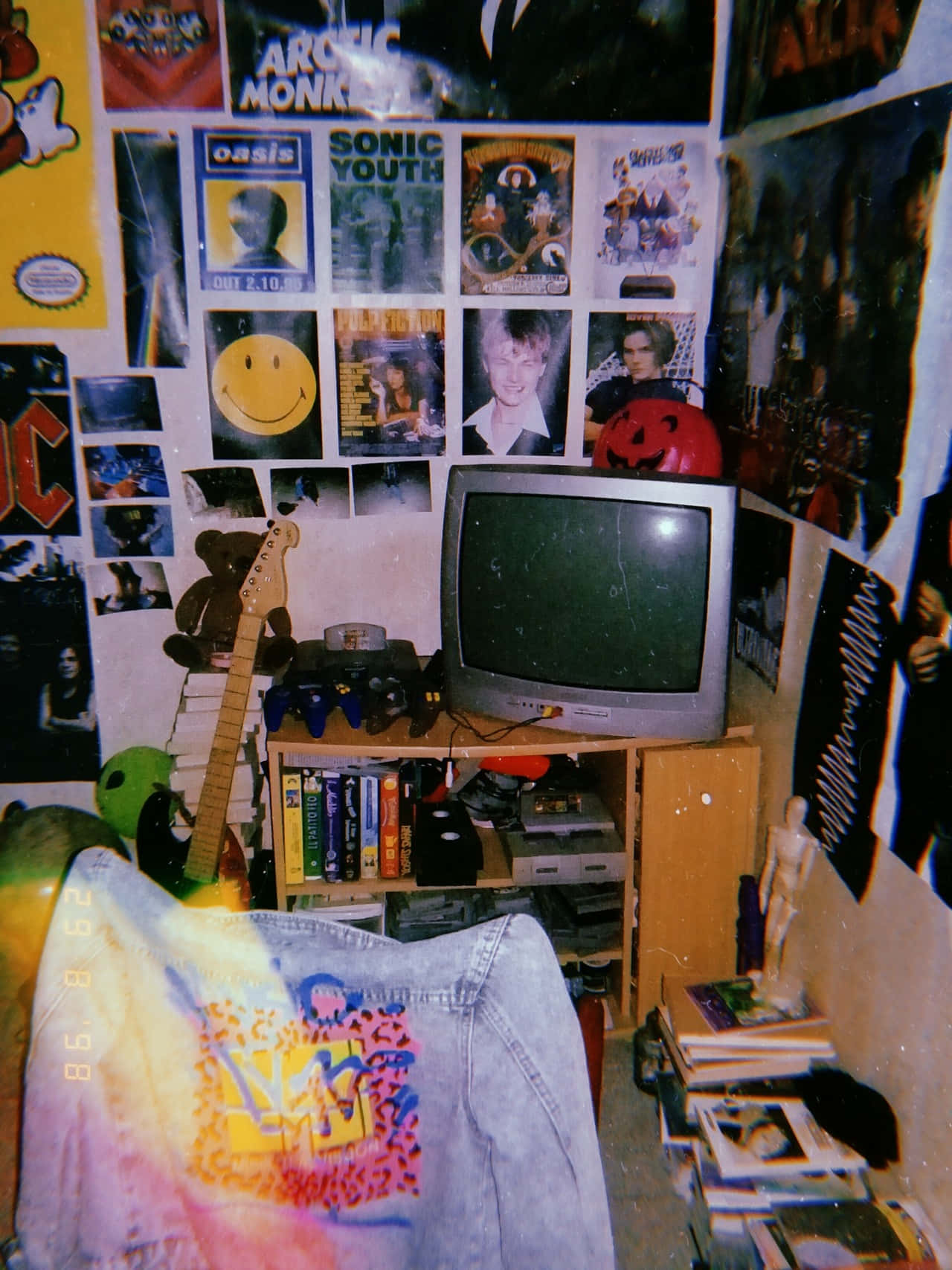 Decoraciónde Dormitorio Con Estética Grunge De Los Años 90 Fondo de pantalla