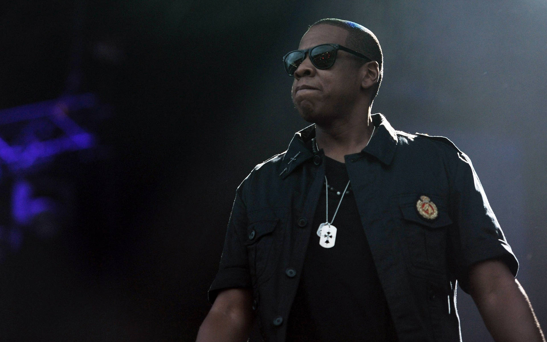 Iconic 90s Rapper Jay-Z Stylishly Posing with Sunglasses Wallpaper