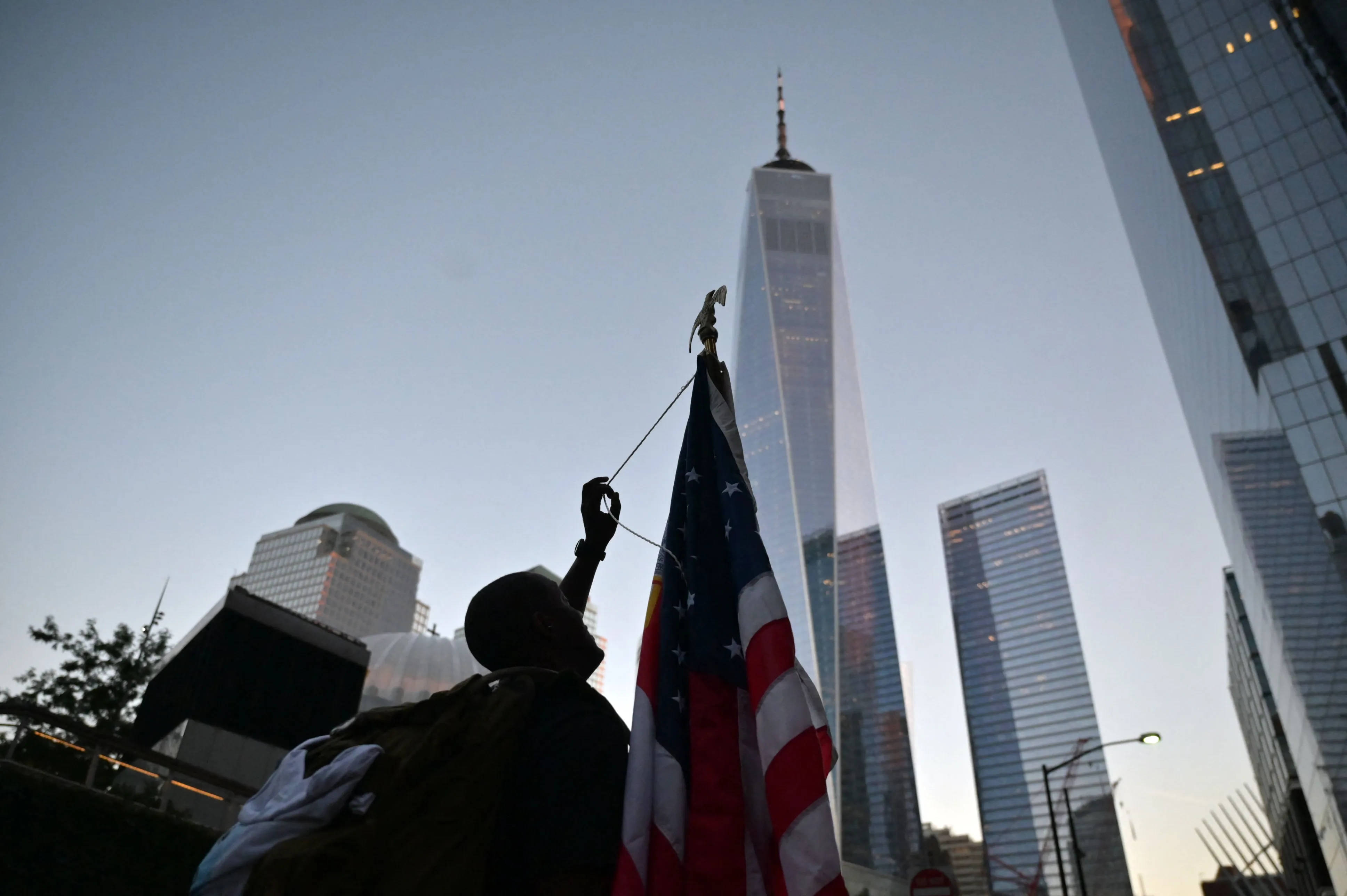 911memorial: Das Hissen Der Flagge Wallpaper