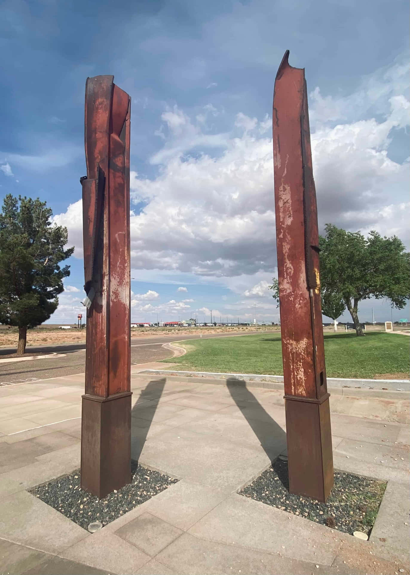 Jardínen Memoria Del 911 En Winslow, Arizona. Fondo de pantalla