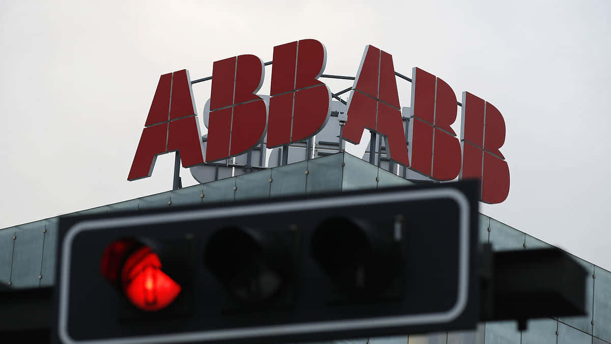 A B B Logo Over Verkeerslicht Baden Zwitserland Achtergrond