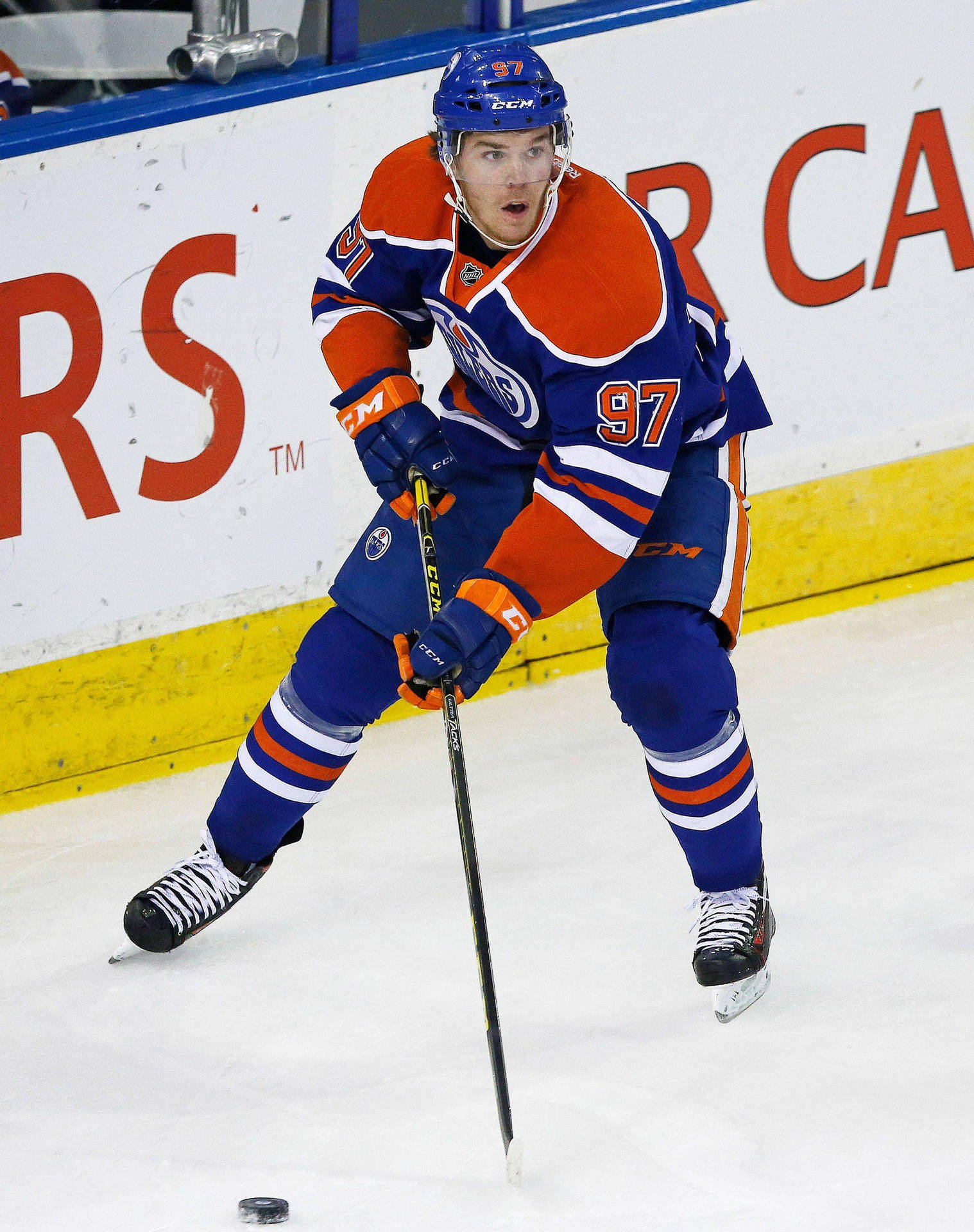 Umcapitão Do Edmonton Oilers Connor Mcdavid. Papel de Parede