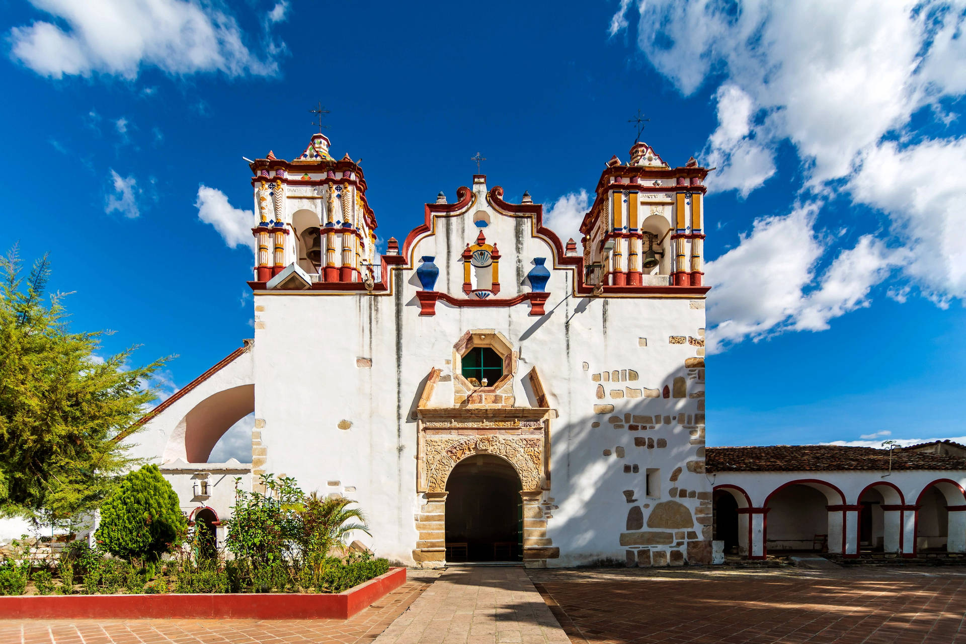 Einekatholische Kirche In Oaxaca Wallpaper