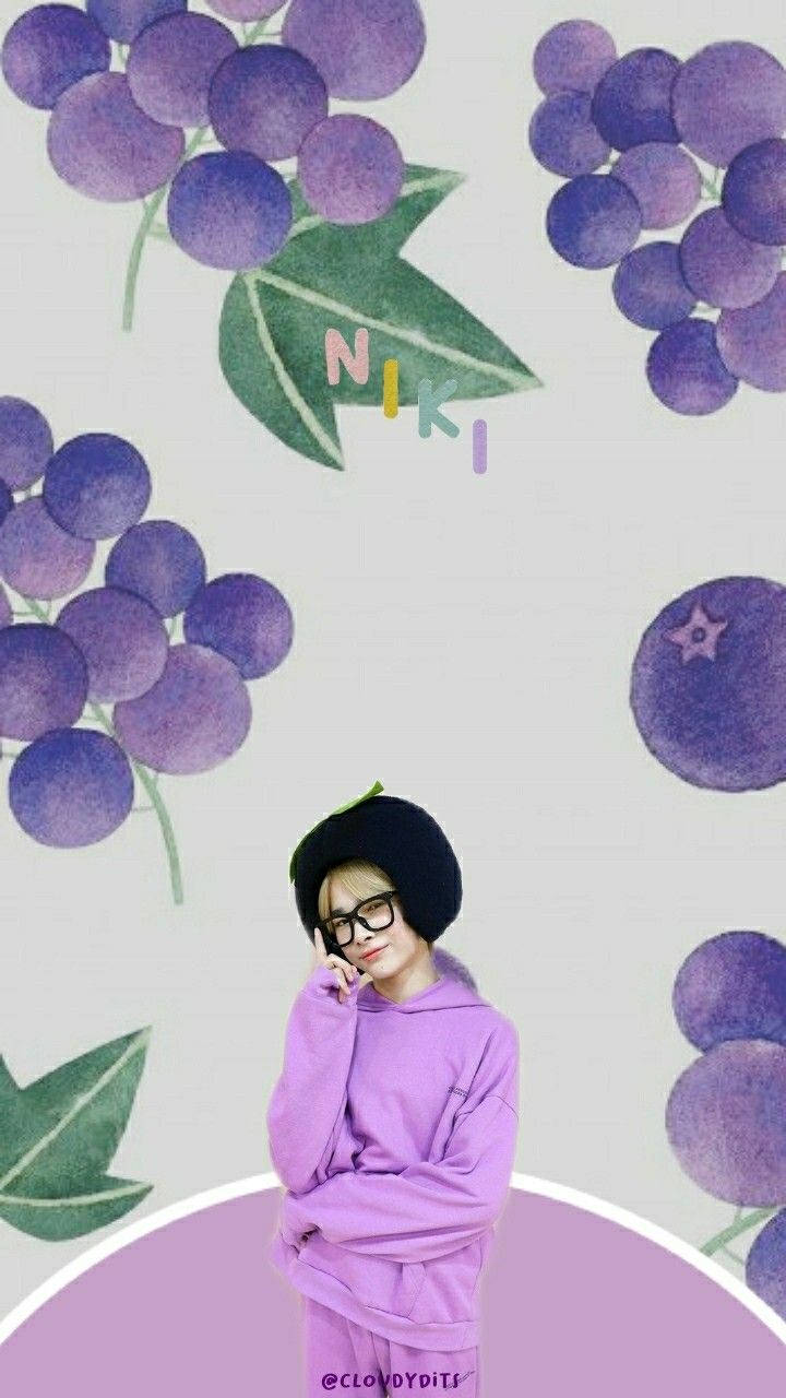 A Cluster Of Ripe Grapes On The Vine Wallpaper